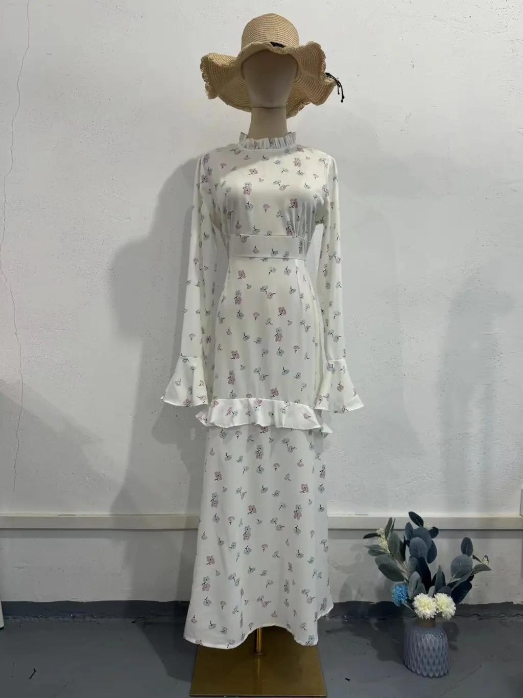 Gentle Floral Flounce Long Dress - White