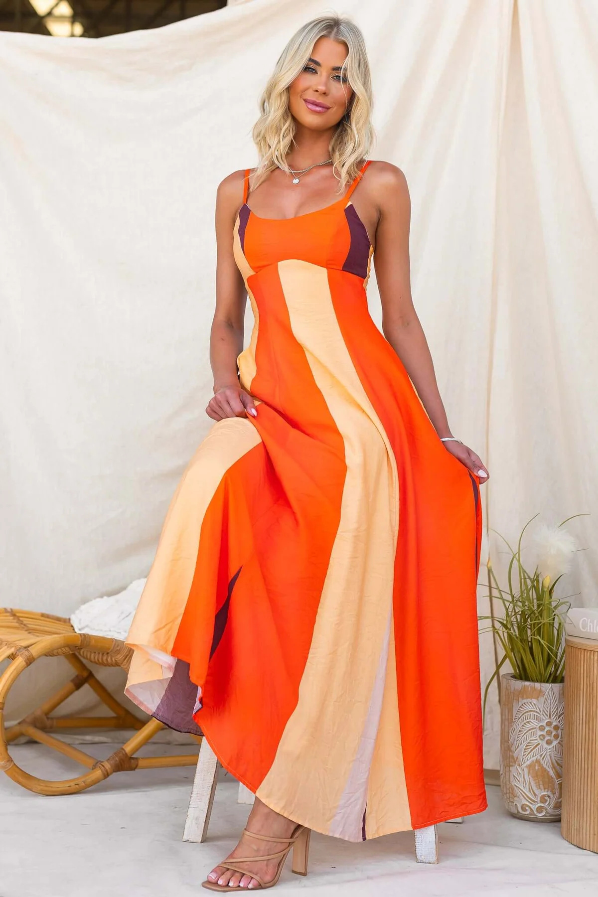 Buy Women's Clothing Online | Buy Trending Dresses for Women