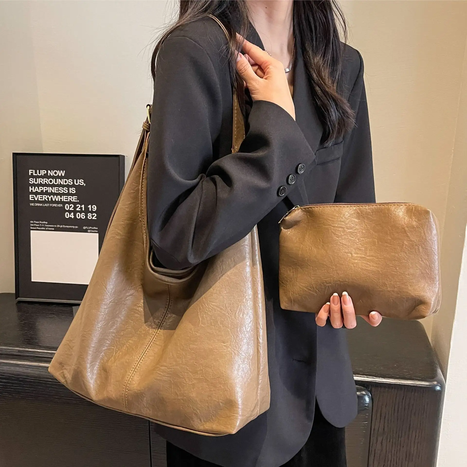 Versatile High-capacity Underarm Bag