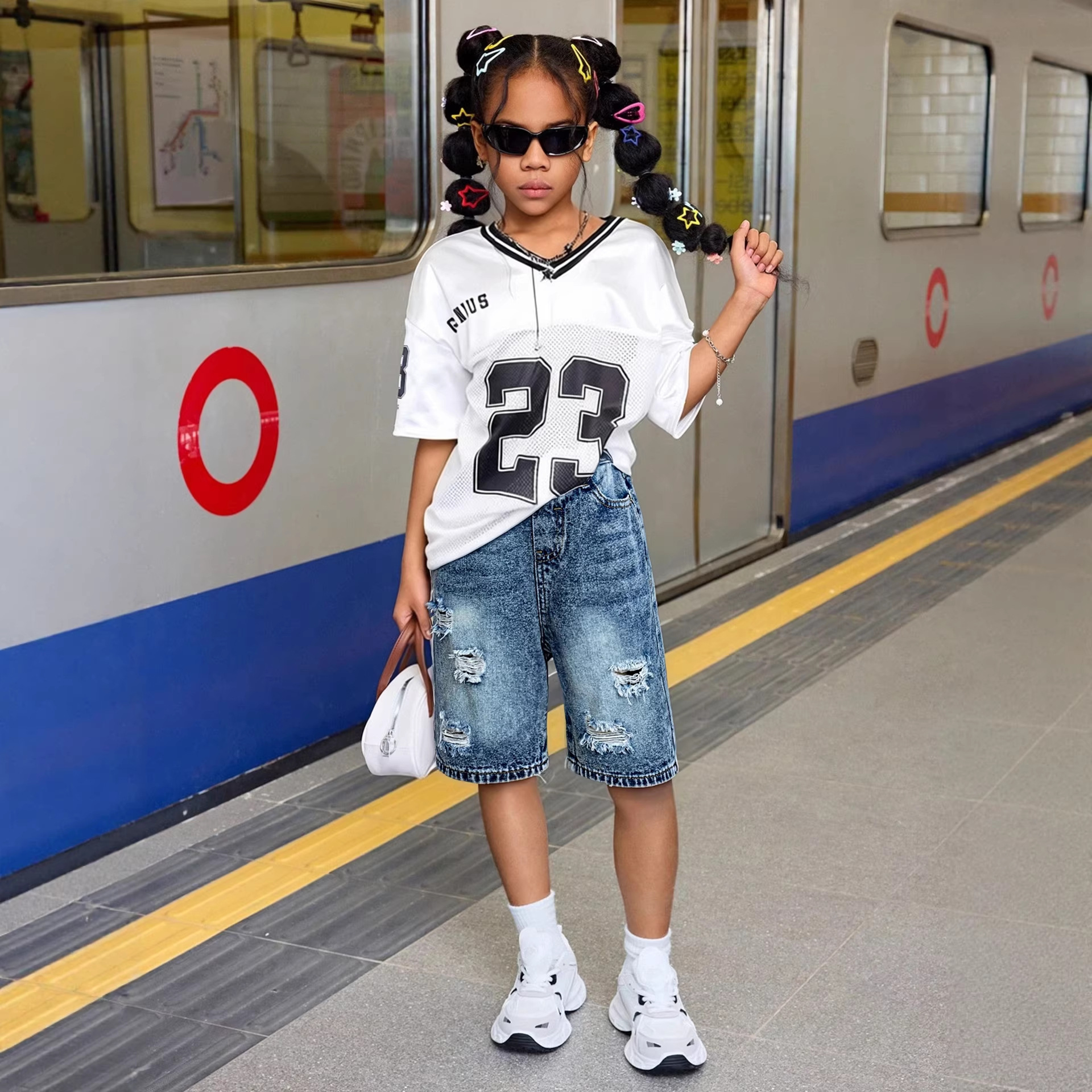 Street-style Distressed Wash Girls Denim Shorts