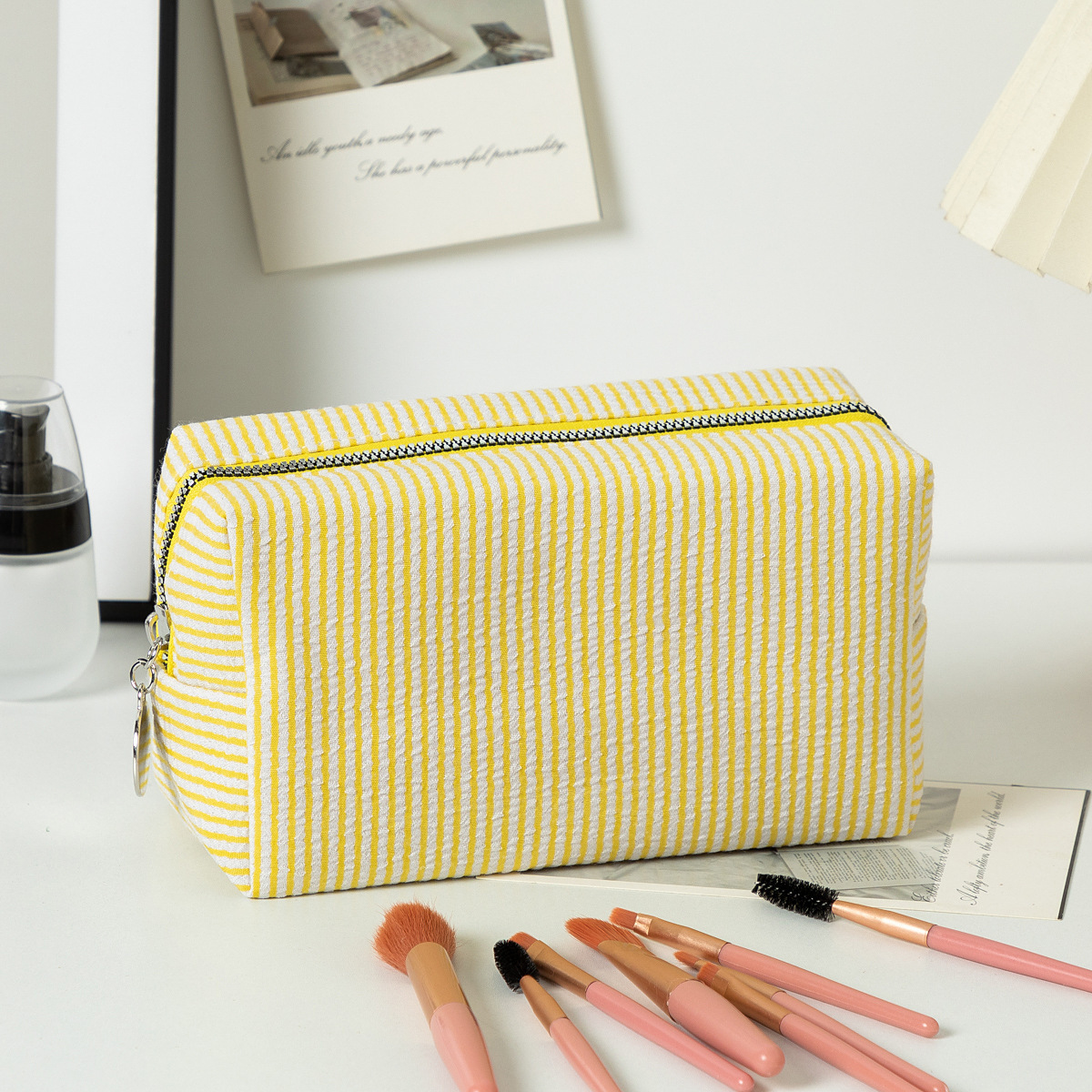 https://cf.cjdropshipping.com/quick/product/e7af5d64-8852-44bb-a9a8-5c9f091802ee.jpg