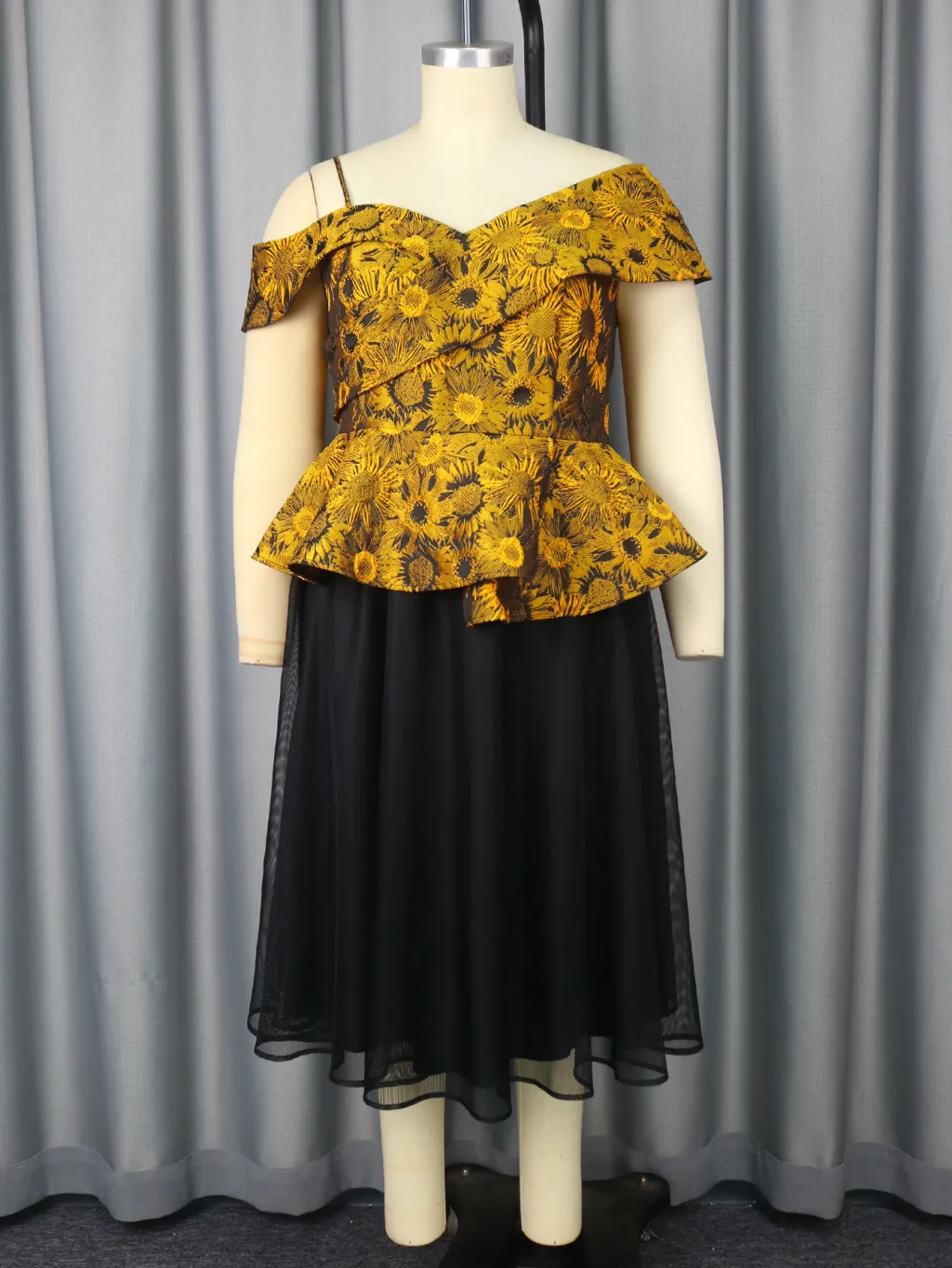 Embroidered Irregular Sleeve Waist Black Median To Long Mesh Skirt - Black