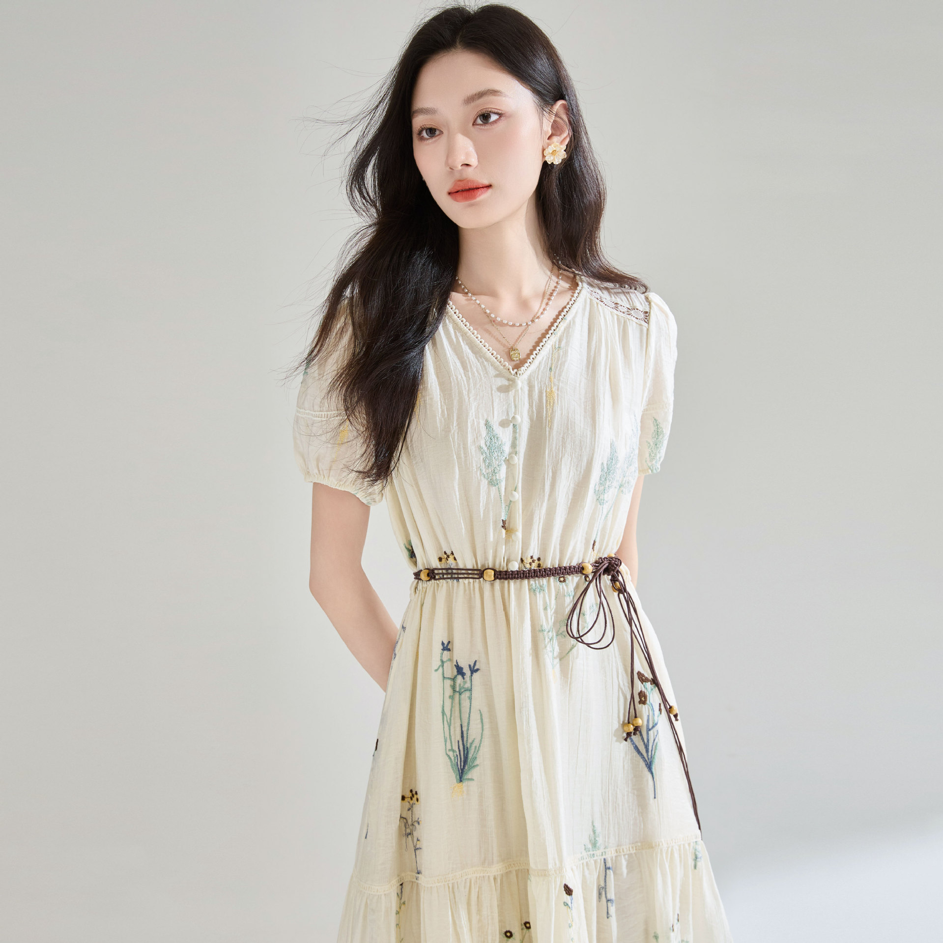 French Heavy Industry Plant Embroidery Tencel Pleated Texture Stitching Design Mid-length Dress