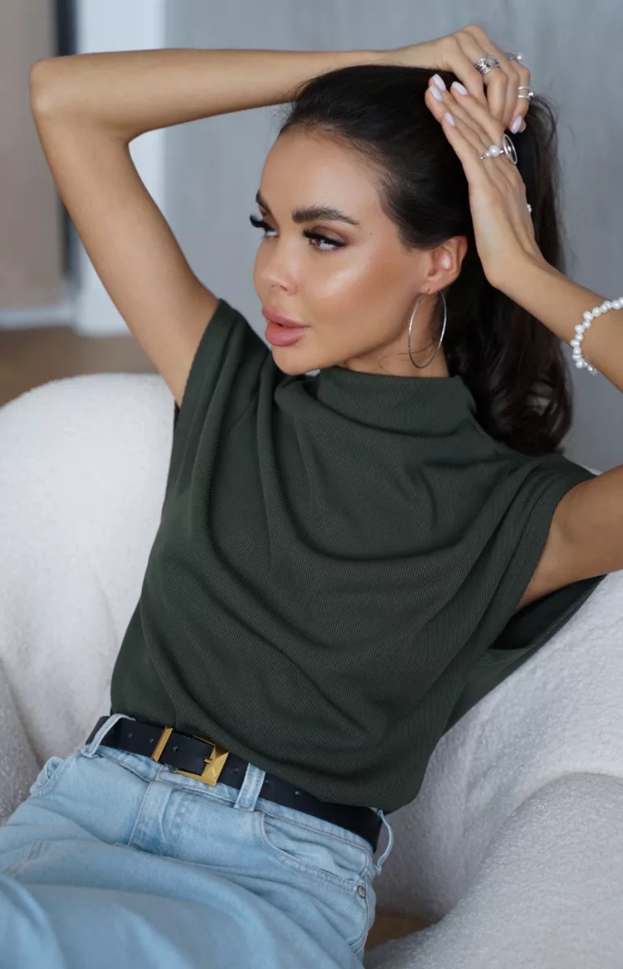 Fashionable Casual Womens Solid-color Top With A Mock Neck And Short Sleeves