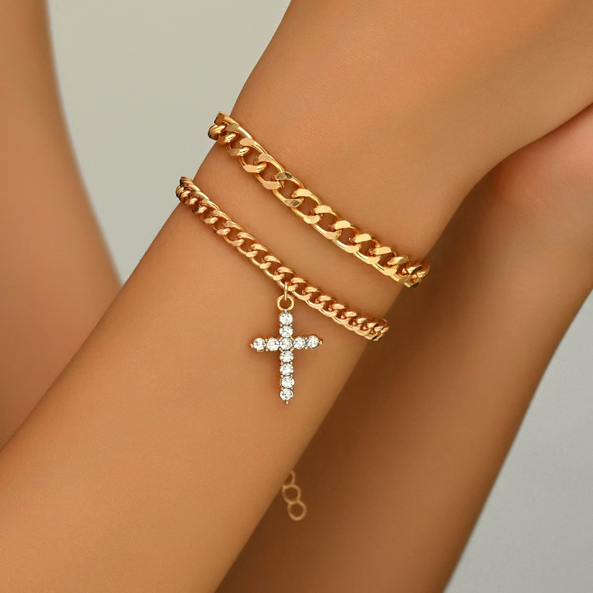Womens Minimalist Cuban-link Bracelet