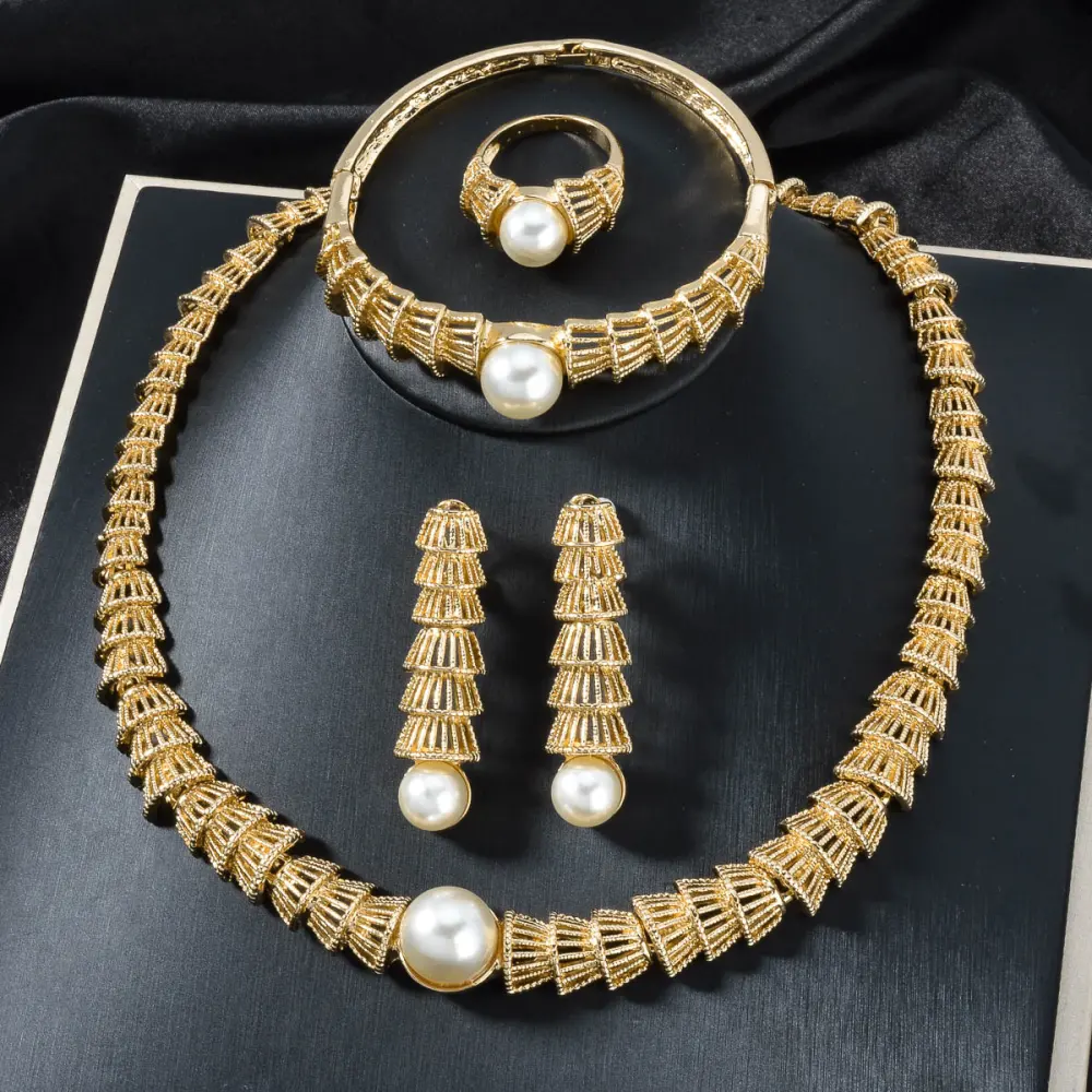 Vintage Jewelry Gold Hollow-Out Pearl Four-Piece Set