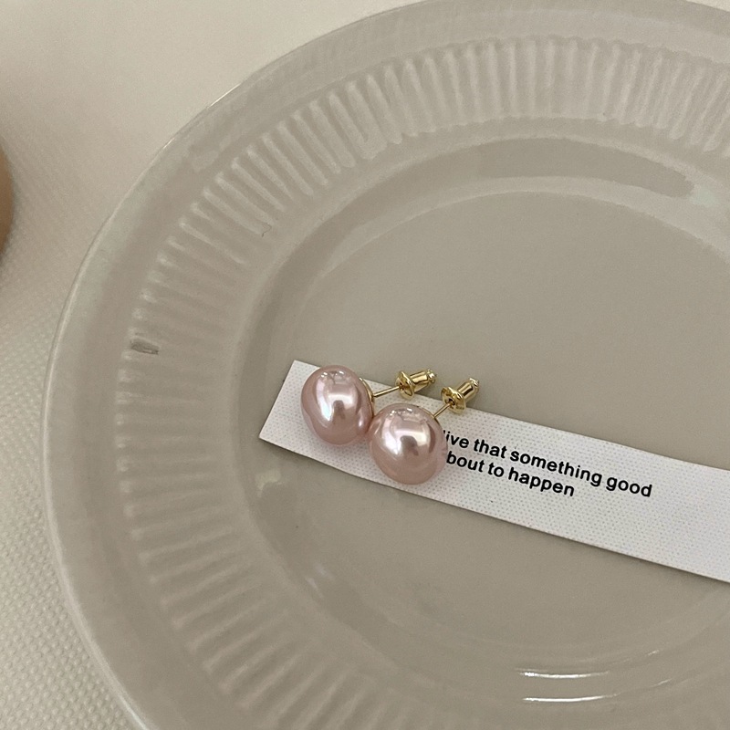 French Retro Mermaid Steamed Bread Pearl Stud Earrings Special-interest Design Elegant High Sense