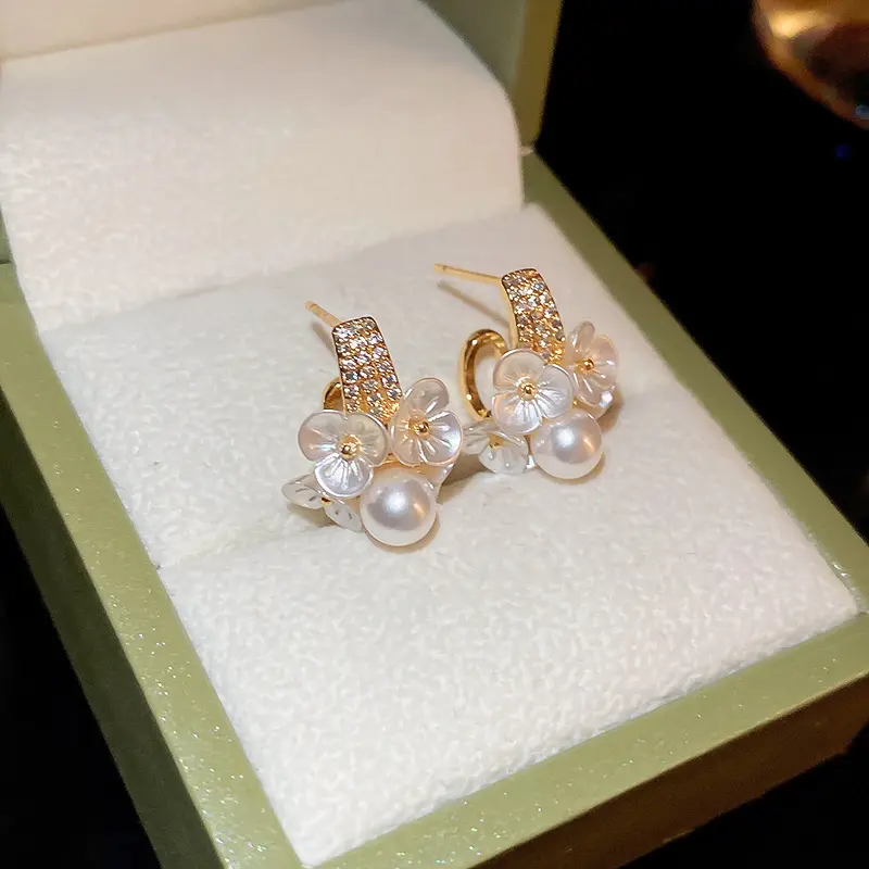 Exquisite And Dainty French-style Luxury Flower Pearl