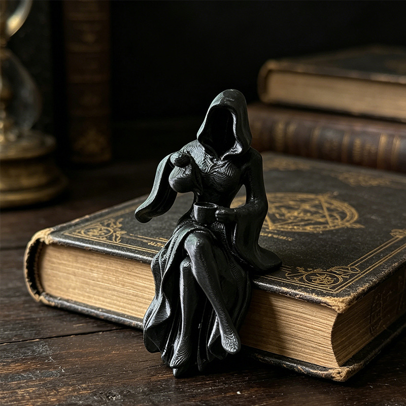 Black Hooded Grim Reaper Desk Ornament în stil gotic