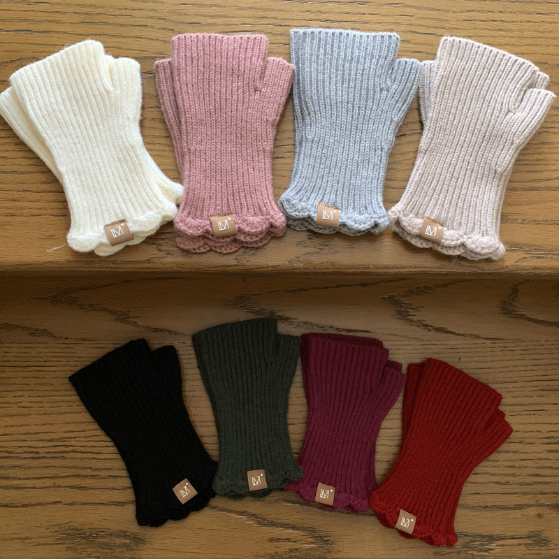 Knitted Hand-made Half Finger Gloves - Image 7