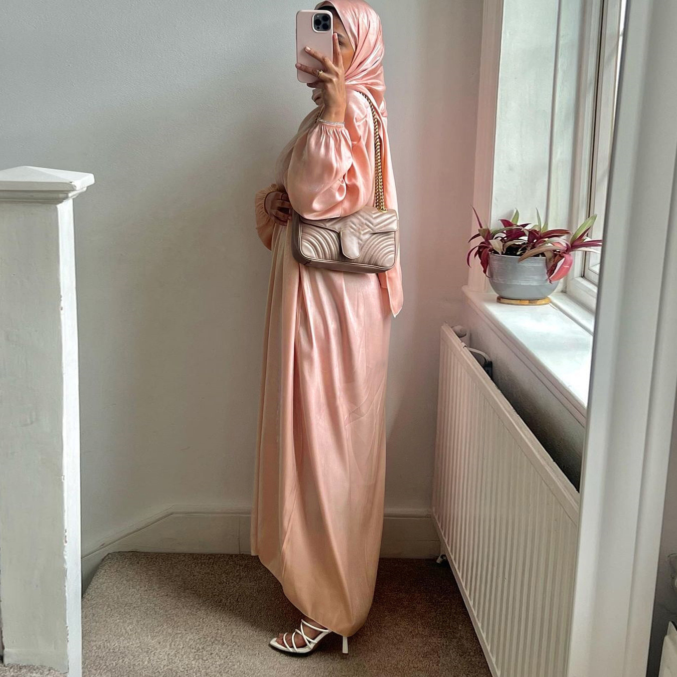 Middle East Dubai Muslim Robe Women's Clothing With Headscarf