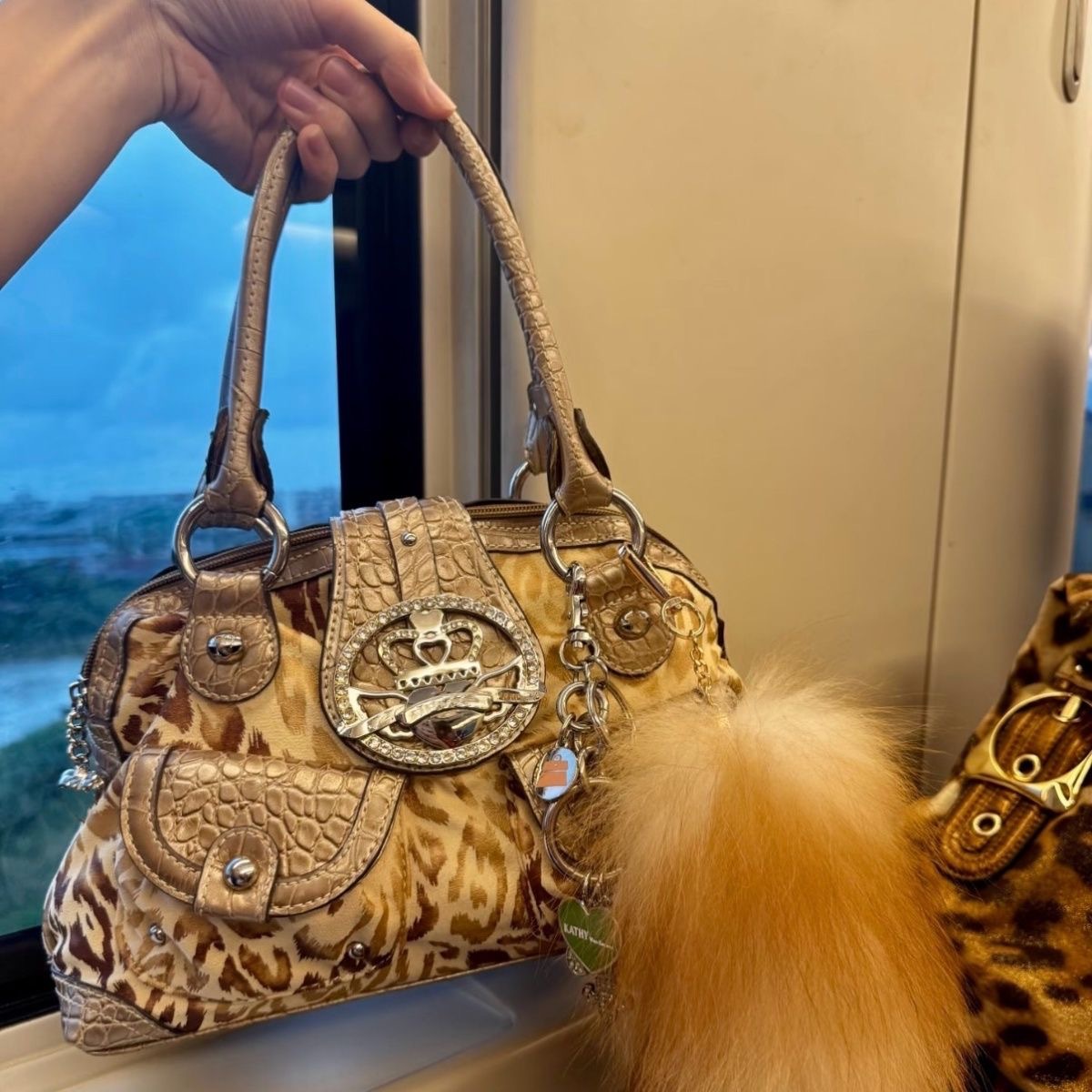 Fashionable Retro Crossbody Shoulder Bag For Trendy Girls
