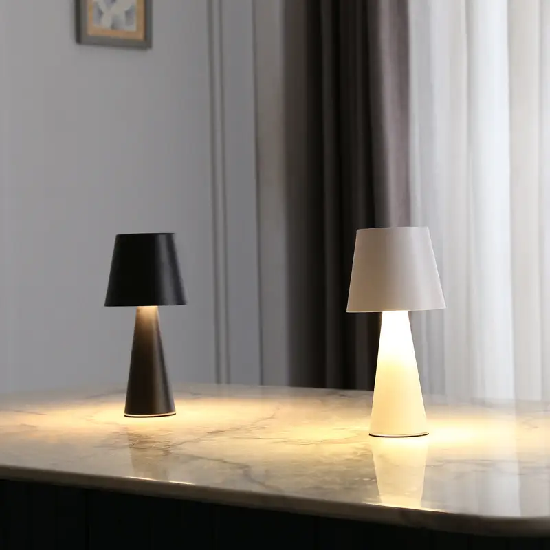 Retro Bedroom Bedside Modern Minimalist Table Lamp