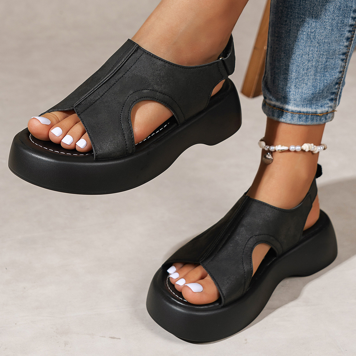 SpringSummer Fashionable Retro Beach Velcro Sandals
