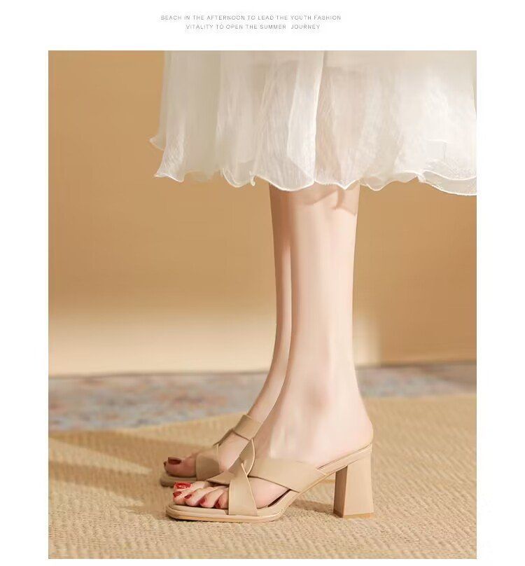 Open-Toe Chunky Heel Sandals – Bold & Trendy Summer Staple