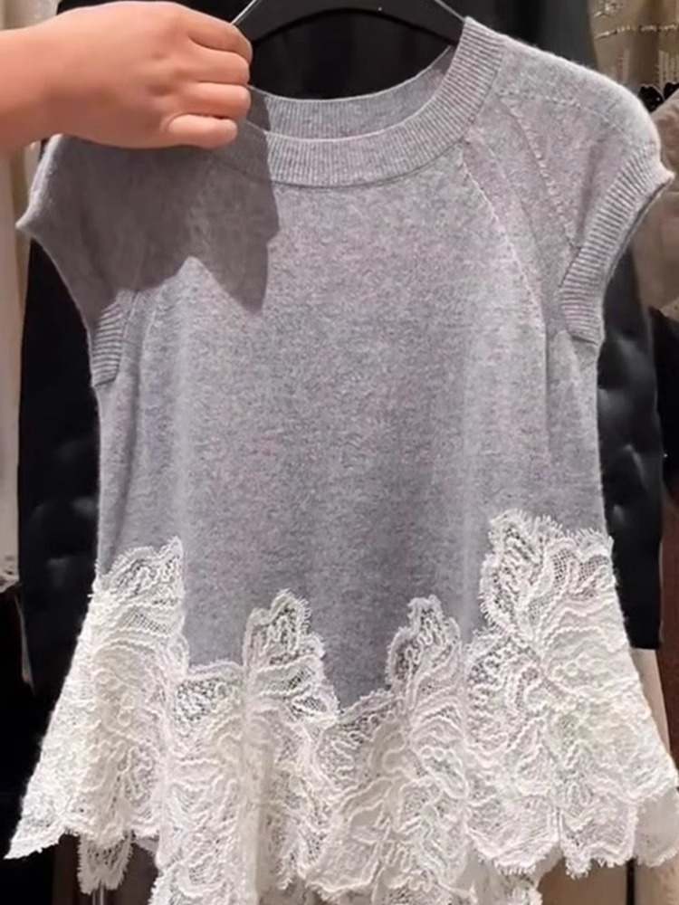 Contrast-color Lace-trimmed Hem Drop-shoulder Knit Top 17 ea135122 0444 4bfe a688 c42085788aeb