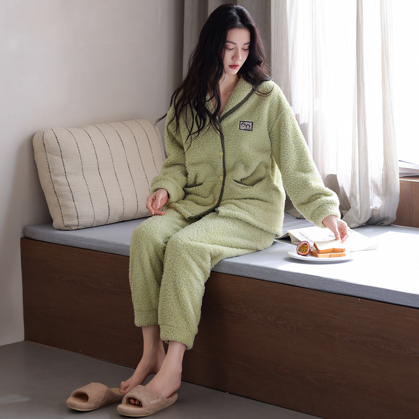 Women's Flannel Warm Cardigan Thickened Pajamas - Image 2