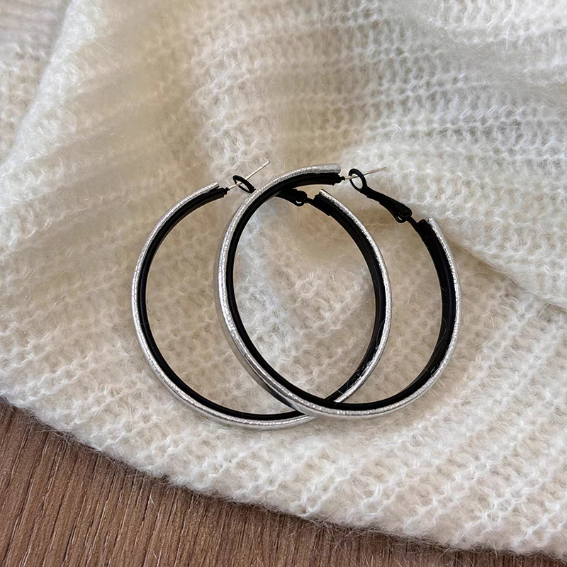 Fashion Leather Ear Ring Women's Retro