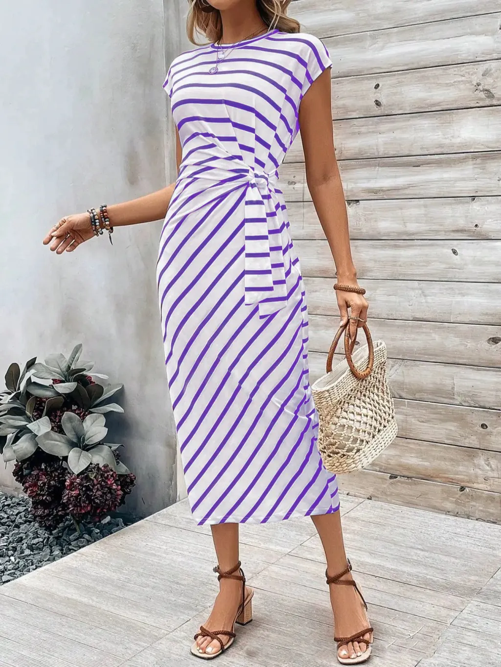 Elegant Waist Strap Striped Round Neck Short Sleeve And Long Pattern Dress - Purple