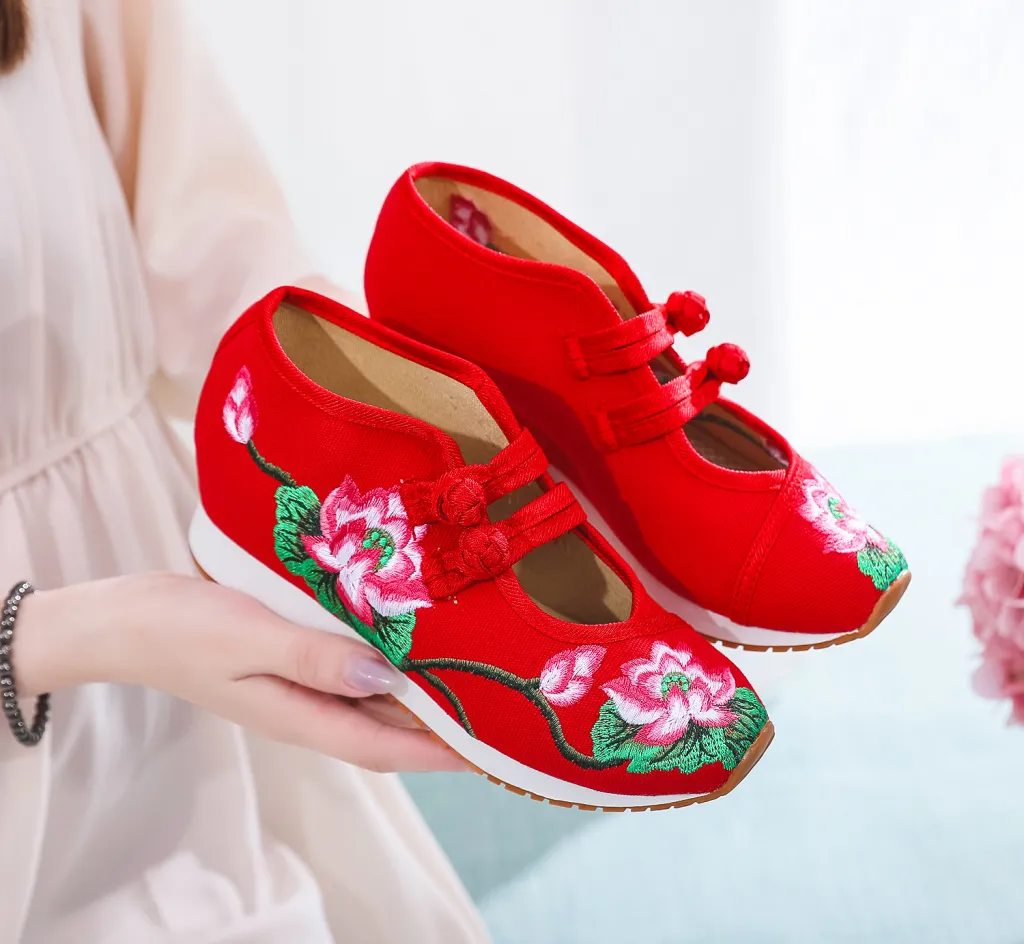 Leisure Embroidery Two-colour Rubber Sneaker - Red