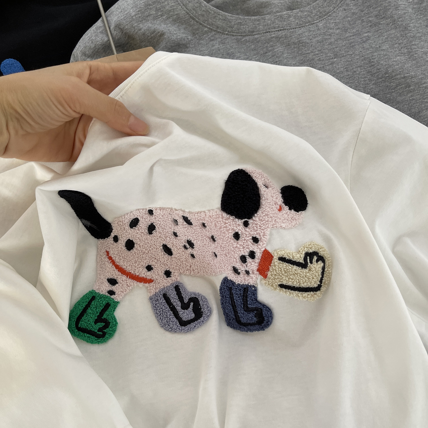 Heavy-duty 3D Embroidered Puppy Crewneck Short-sleeve Womens Top