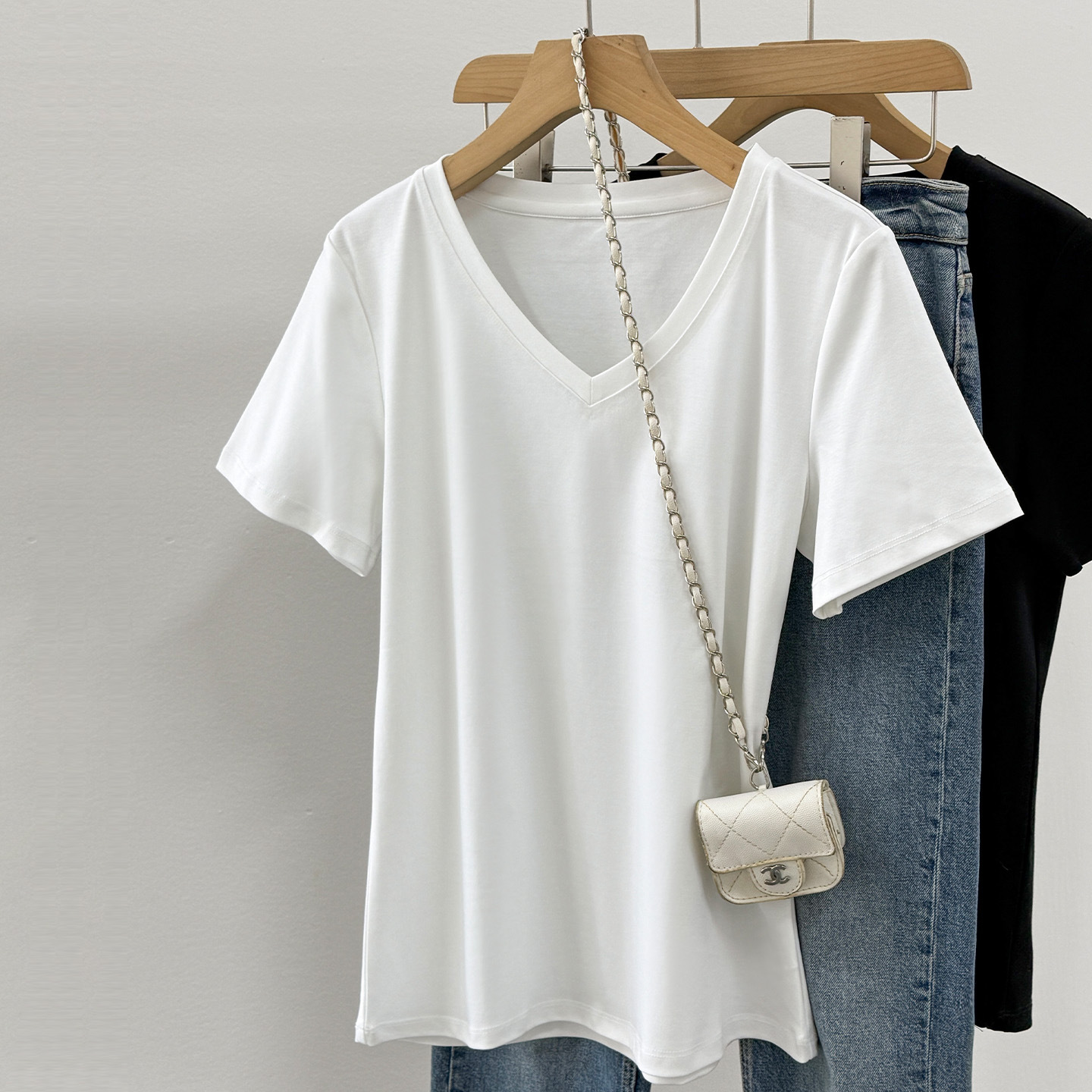 80-count V-neck Mercerized Cotton Womens Short-sleeve T-shirt