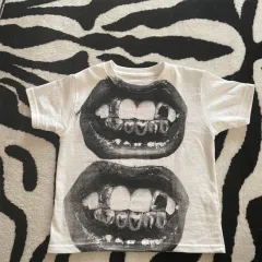 Women's Club Lip Printings Cropped Top - White - View 1