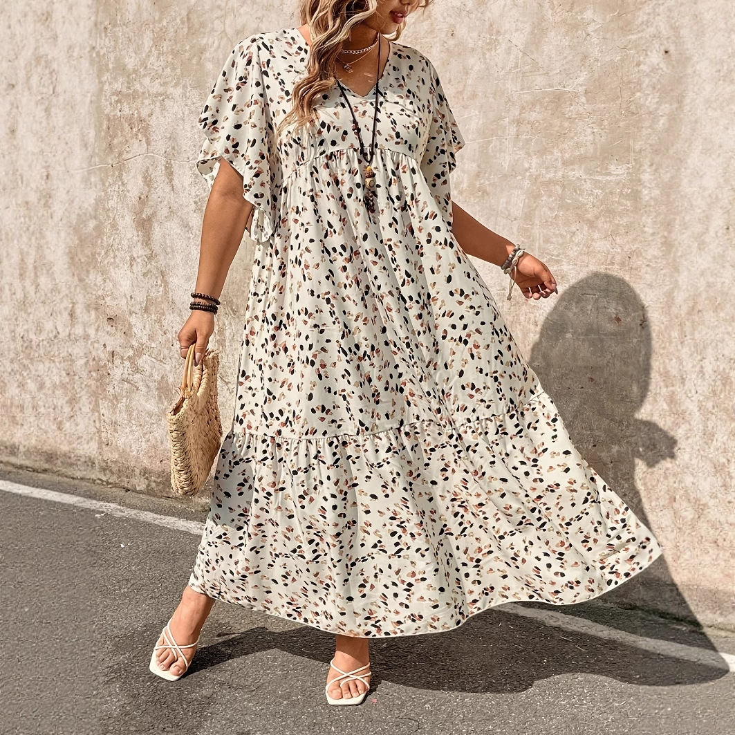 Elegant Plus-Size Womens Dress With Petite Floral Print And Ruffled Hem