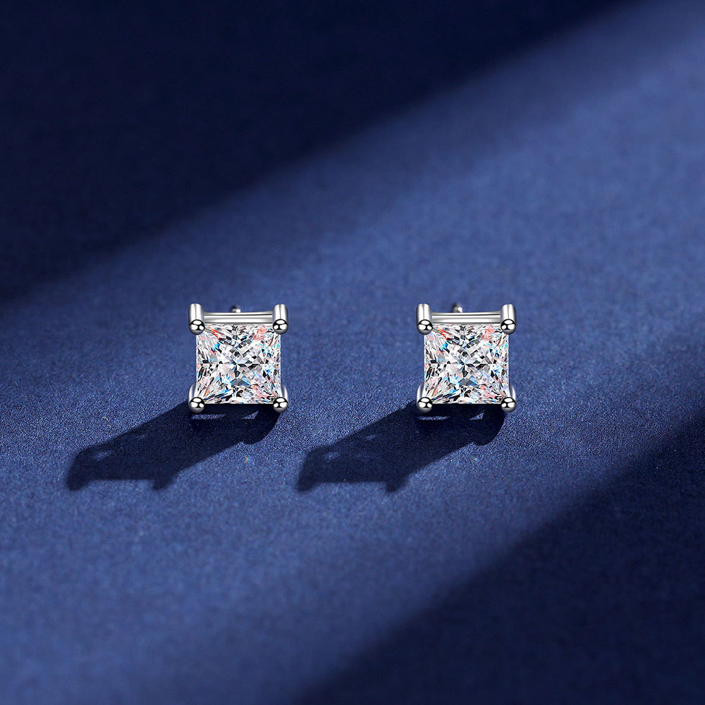 Minimalist And Elegant Princess-cut Square Stud Earrings thumbnail 3