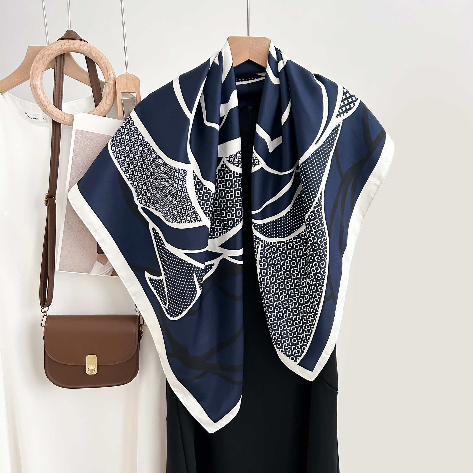 Retro Minority Elegant Graceful Outer Shawl - Image 9