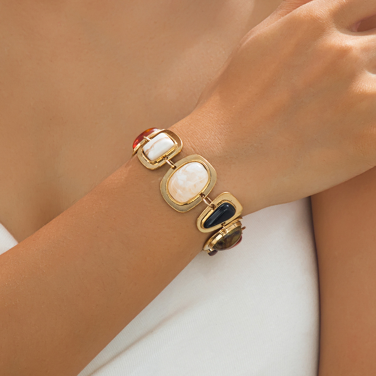 Buy Women's Clothing Online | Buy Trending Dresses for Women