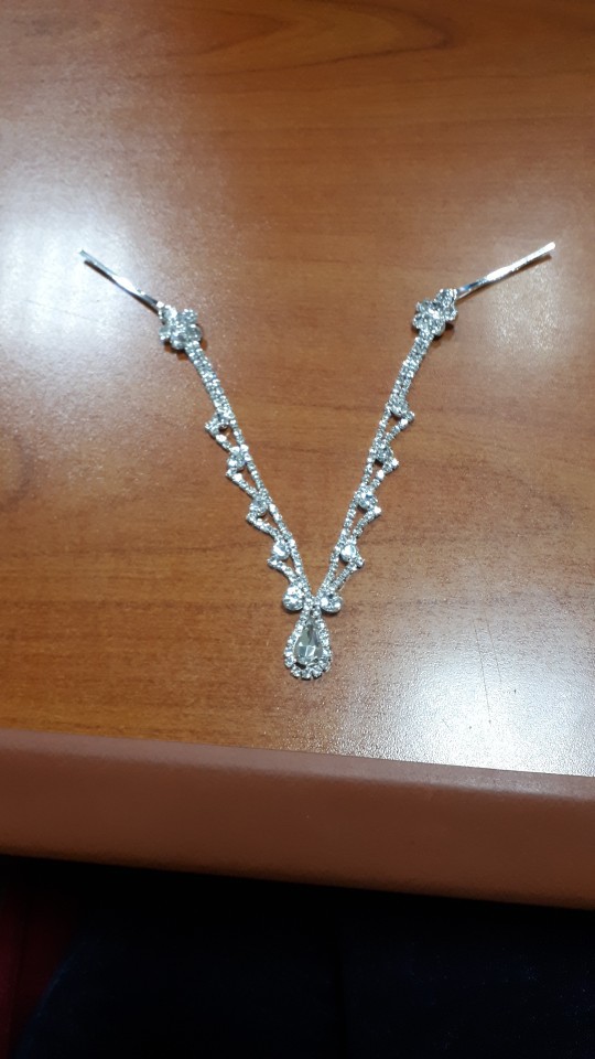 Title 1, Simple droplet forehead chain