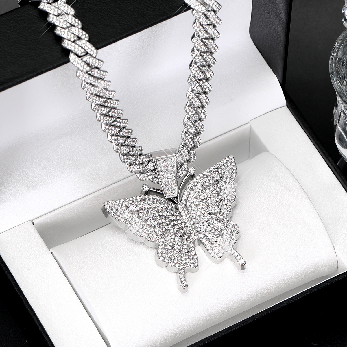 https://cf.cjdropshipping.com/quick/product/eb0df5a8-c2cb-45db-91ae-3789c5082bdd.jpg