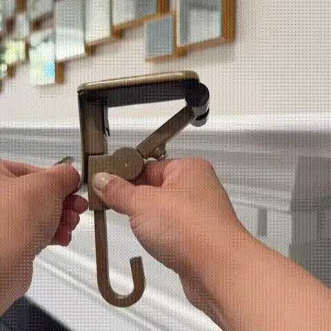 Christmas Metal Hanging Socks Bracket Hook Fireplace Mantel Hook Metal Iron Art - Single Golden Tape Wheels