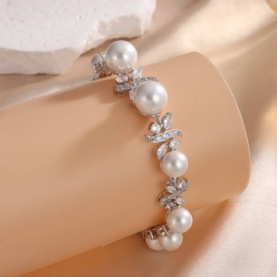 Vintage Fashion Pearl Bracelet For Women With Zircon Copper Inlay Wedding Banquet