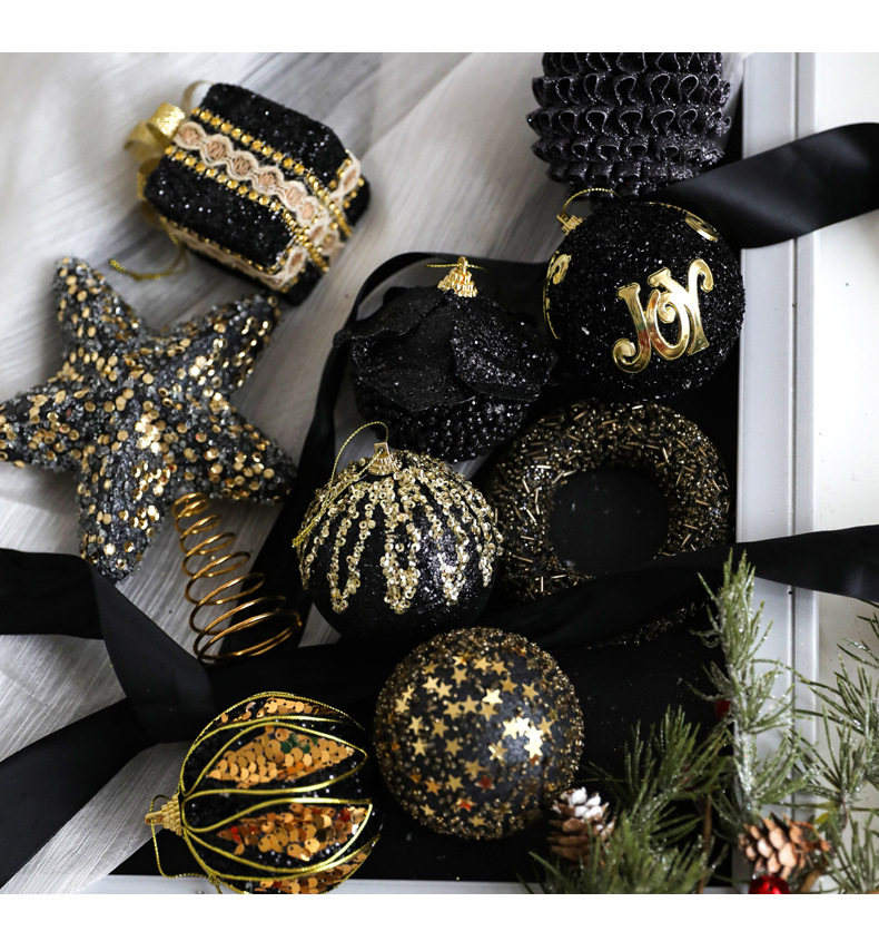 Black And Gold Plush Christmas Ball Christmas Tree Ornament 48 eb700a00 dfc1 4391 a529 a6ab7d66683a