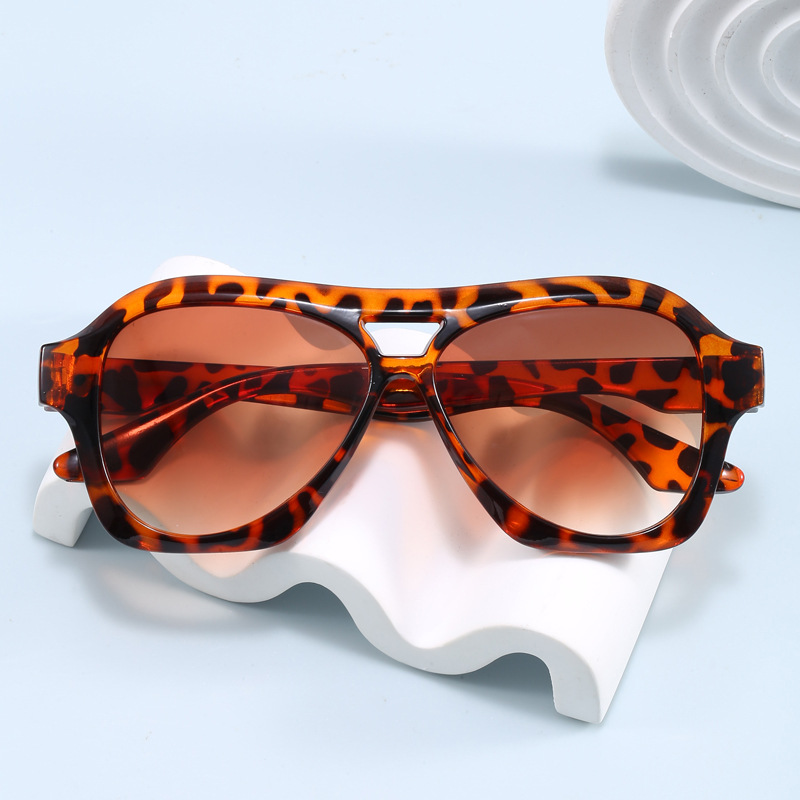 Simple Large-frame Sun-blocking Sophisticated Sunglasses - Image 3