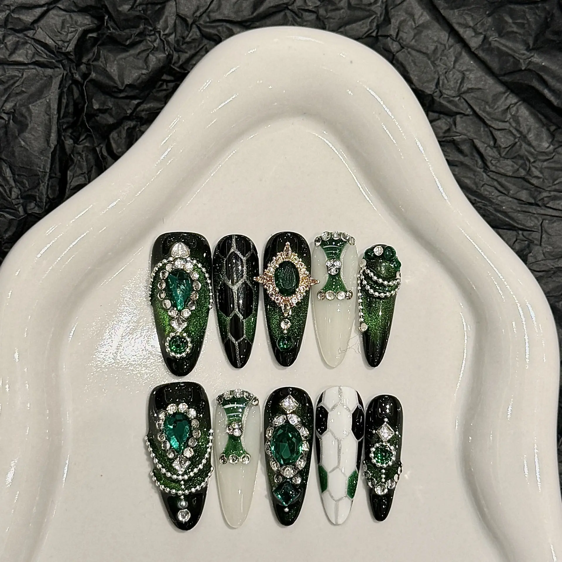 High-end Handcrafted Wearable Nail Tips