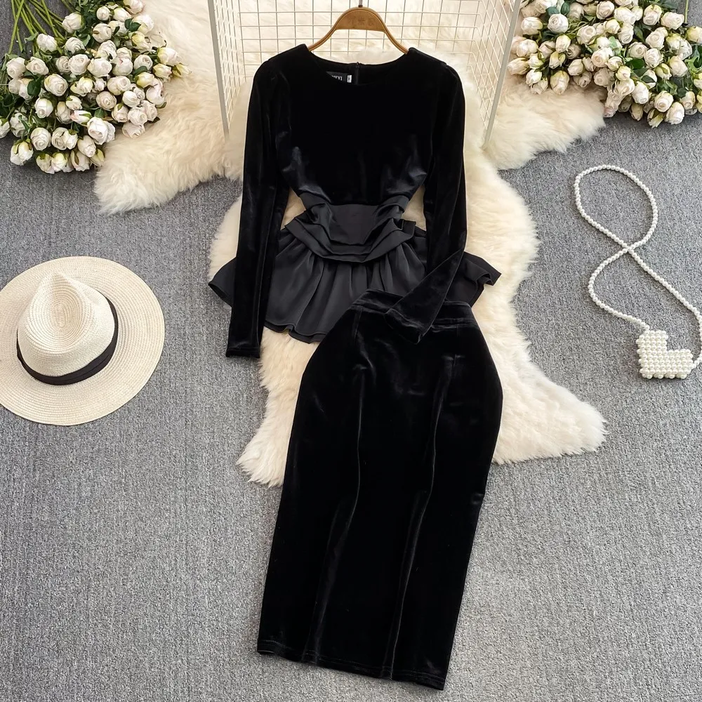 Autumn And Winter Temperament Crew Neck Waist-tight Lotus Leaf Hem Velvet Two-piece Suit - Black