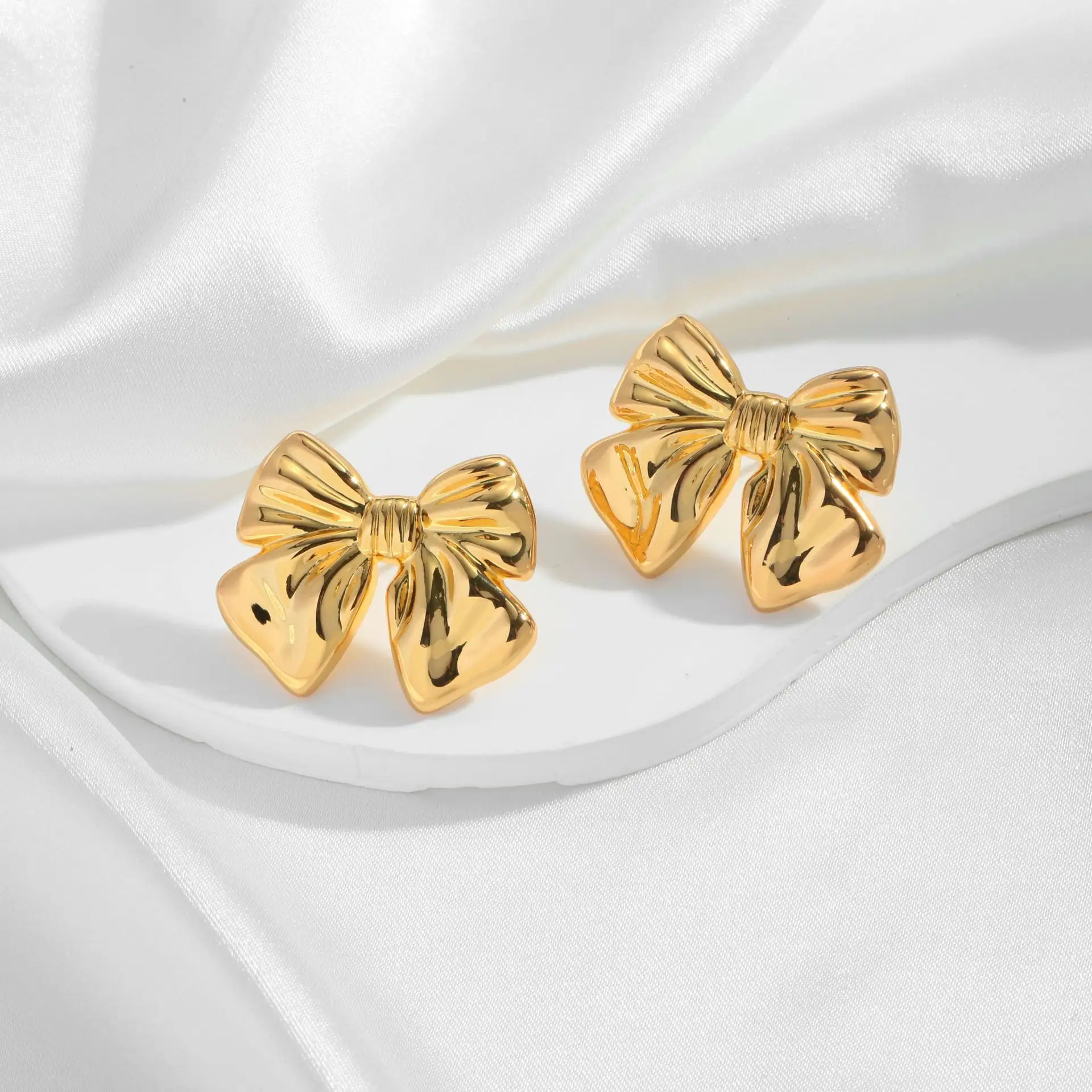 European And American Style Hot Bow Earrings
