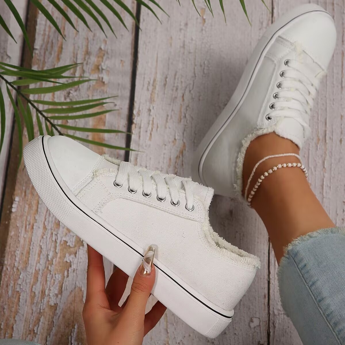 Canvas sneakers pink white black women — Sarah Express