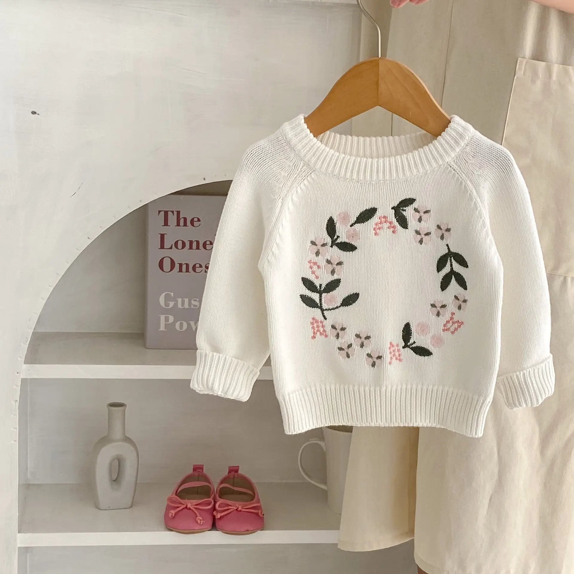 Girl's Knitted Shirt Flower Embroidered Pullover Top