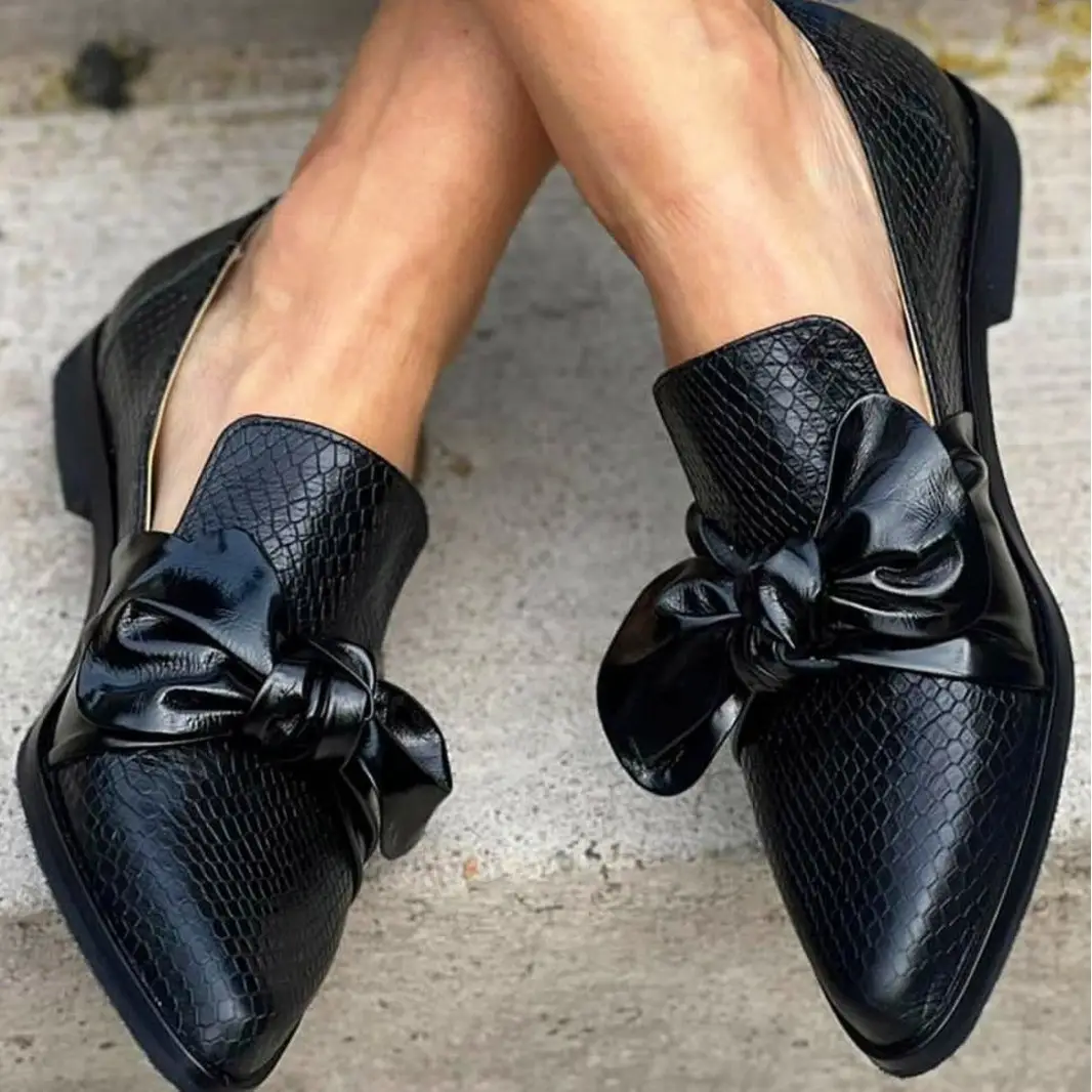Spring And Autumn Pointed Toe Shallow Mouth Buckle Plus Size Casual Pumps Women