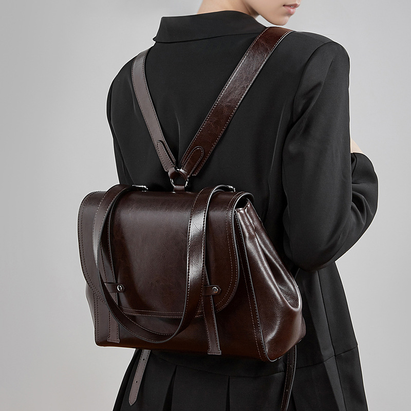 Sac à dos en cuir de vachette pour femme de grande capacité avec finition huile-cire – Image 4