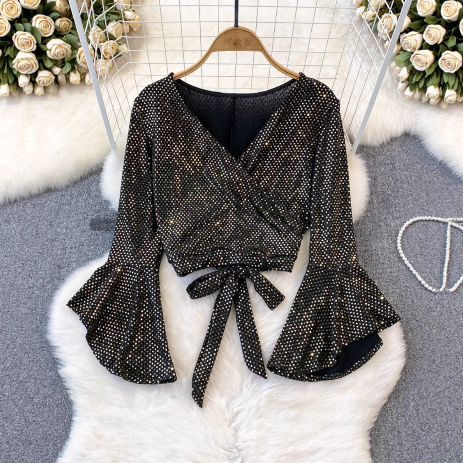 Women's Fashionable Flared Long-sleeve V-neck Sequin Top