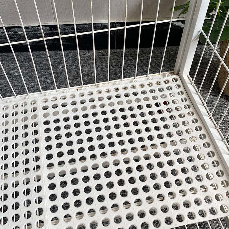 Pet Foot Pad With A Mesh Design To Prevent Paws From Getting Stuck