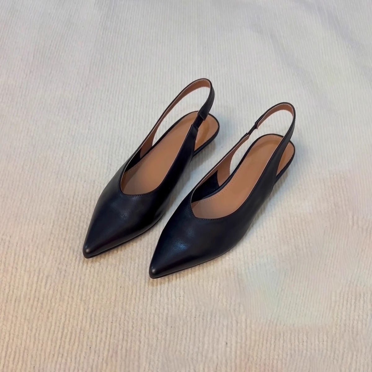 Womens Solid-Color Retro All-Match Pointed-Toe Sandals