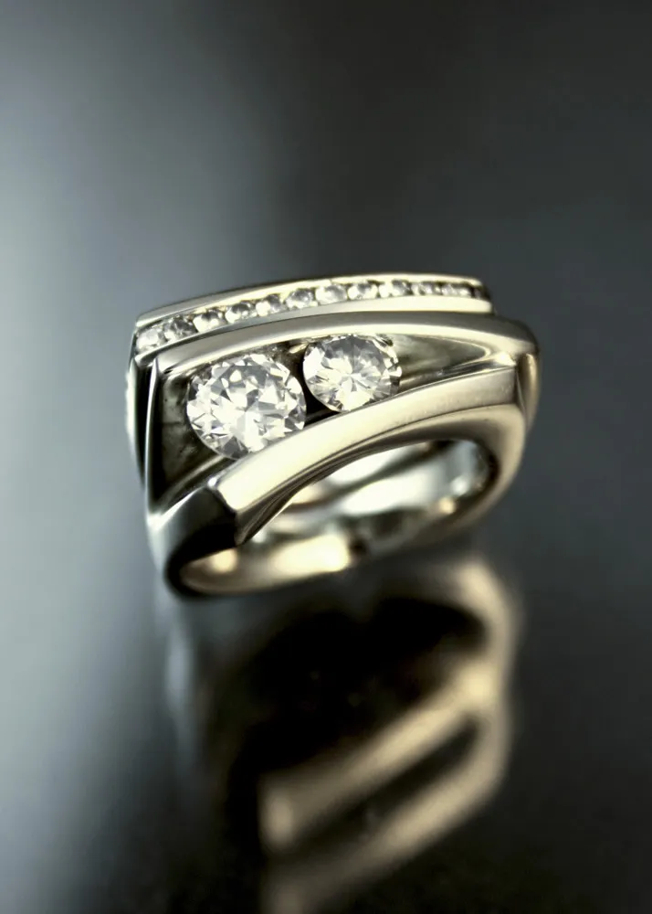 Popular Half-edge Heart-shaped Micro Inlaid Zircon Geometric Three-dimensional Ring - Kyra0816