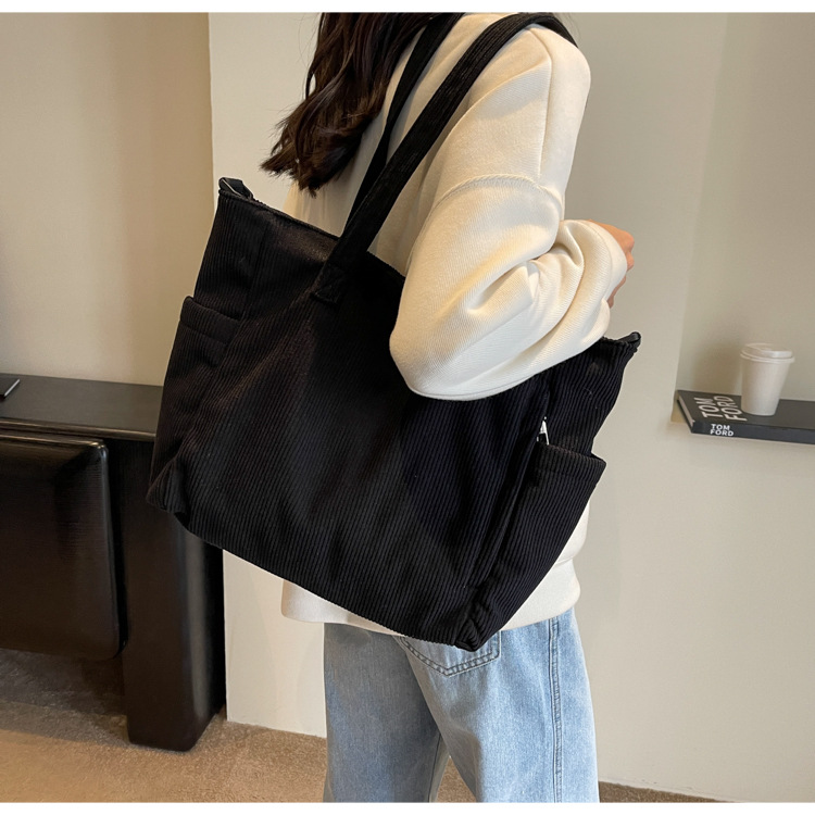 Large Capacity Art Student Shoulder Bag. Product information: Lining texture: Polyester, Applicable scenario: leisure travel, Color: creamy-white, green, black, Outer bag type: Sandwich pocket, Hardness: medium and soft, Material: corduroy, Suitcase shape