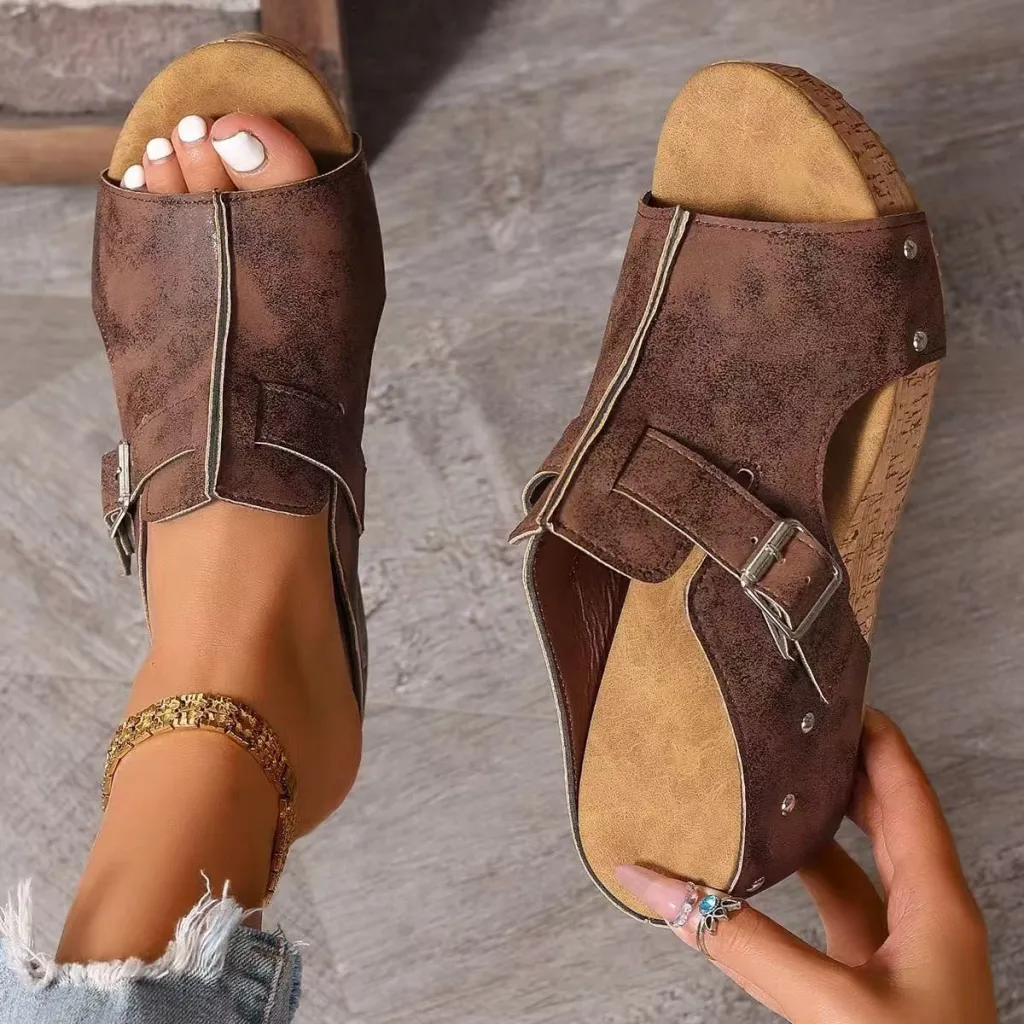 Plus Size Wedge Sandals Rivet Slippers - Brown